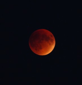When a total lunar eclipse occurs, the temperature on the moon’s surface can suddenly drop over 300 degrees Fahrenheit. 